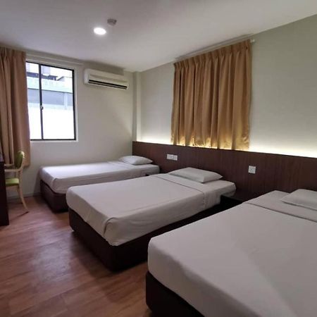 Hotel Holiday Kota Kinabalu Extérieur photo