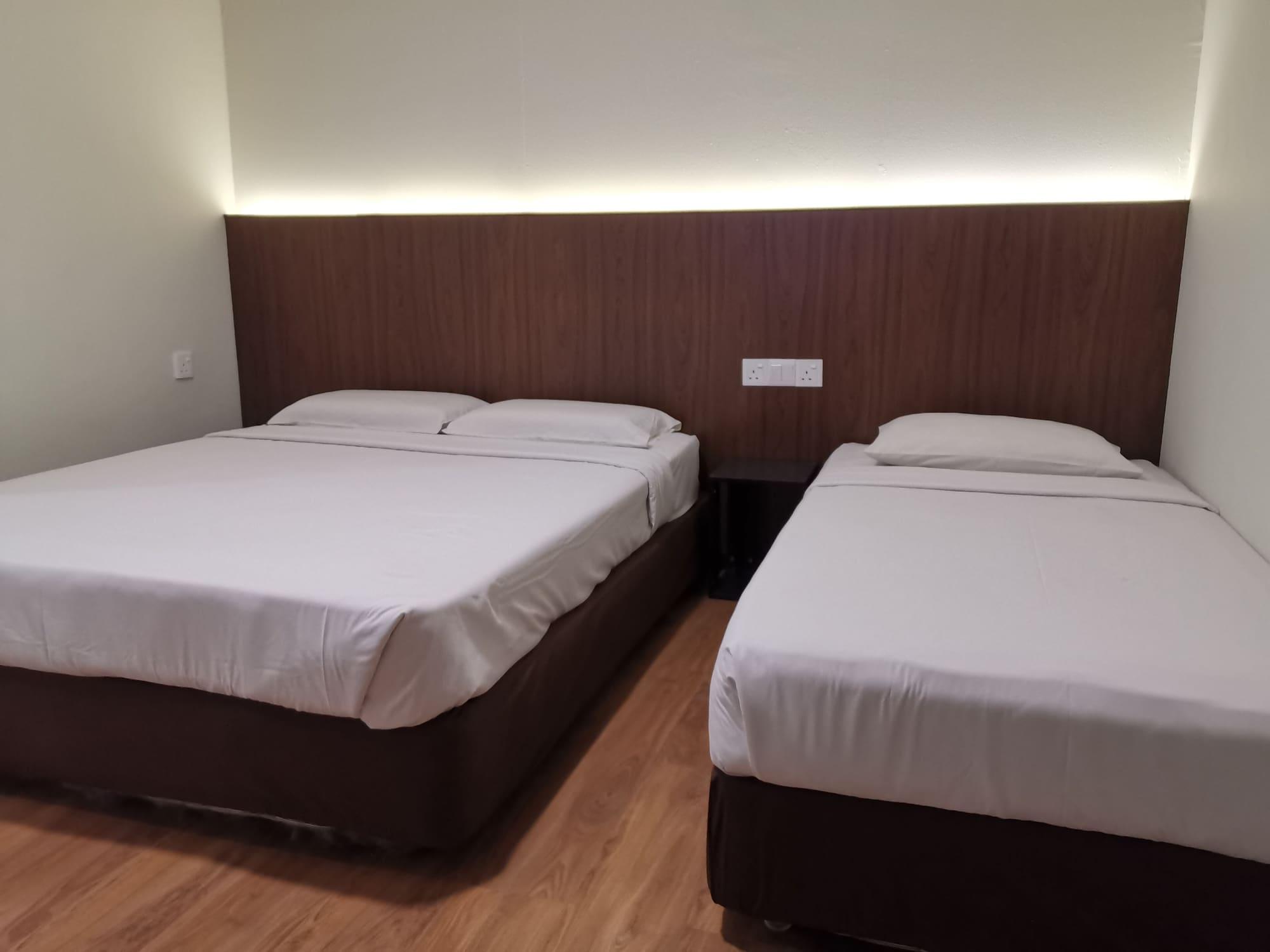 Hotel Holiday Kota Kinabalu Extérieur photo