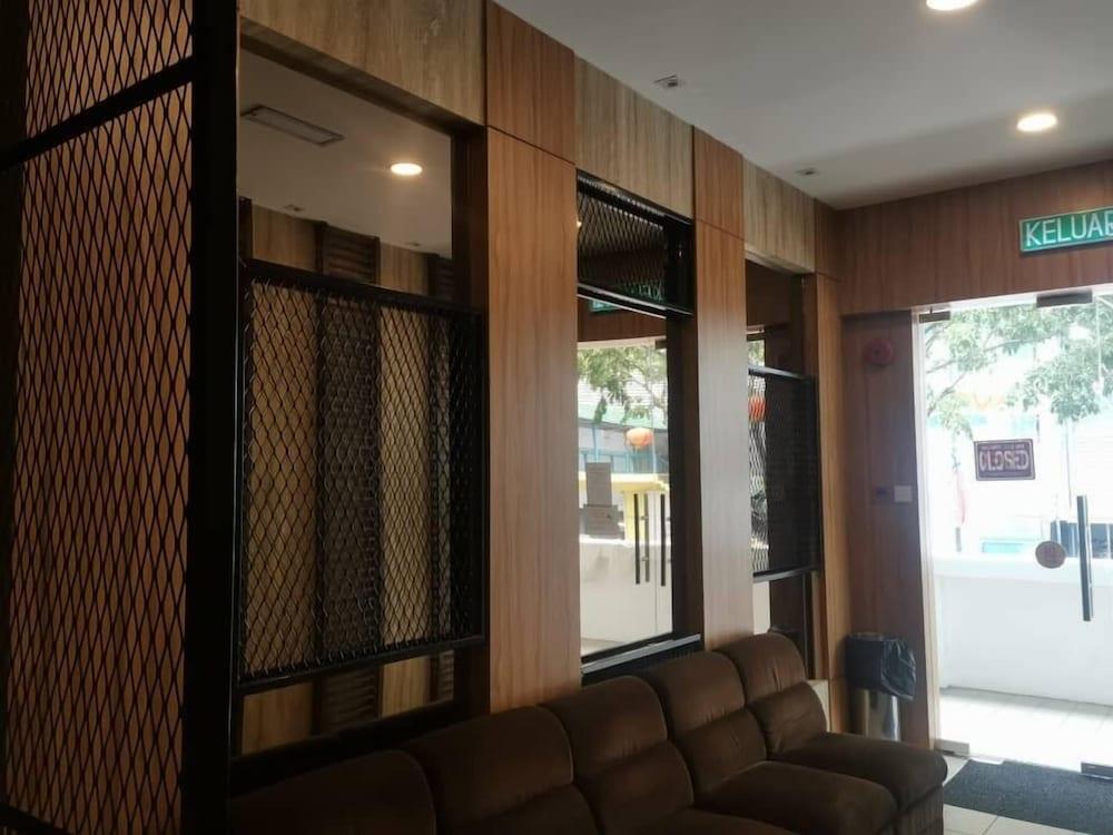 Hotel Holiday Kota Kinabalu Extérieur photo