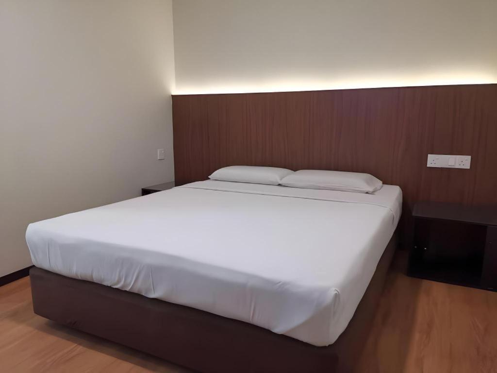 Hotel Holiday Kota Kinabalu Extérieur photo