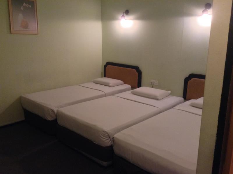 Hotel Holiday Kota Kinabalu Extérieur photo